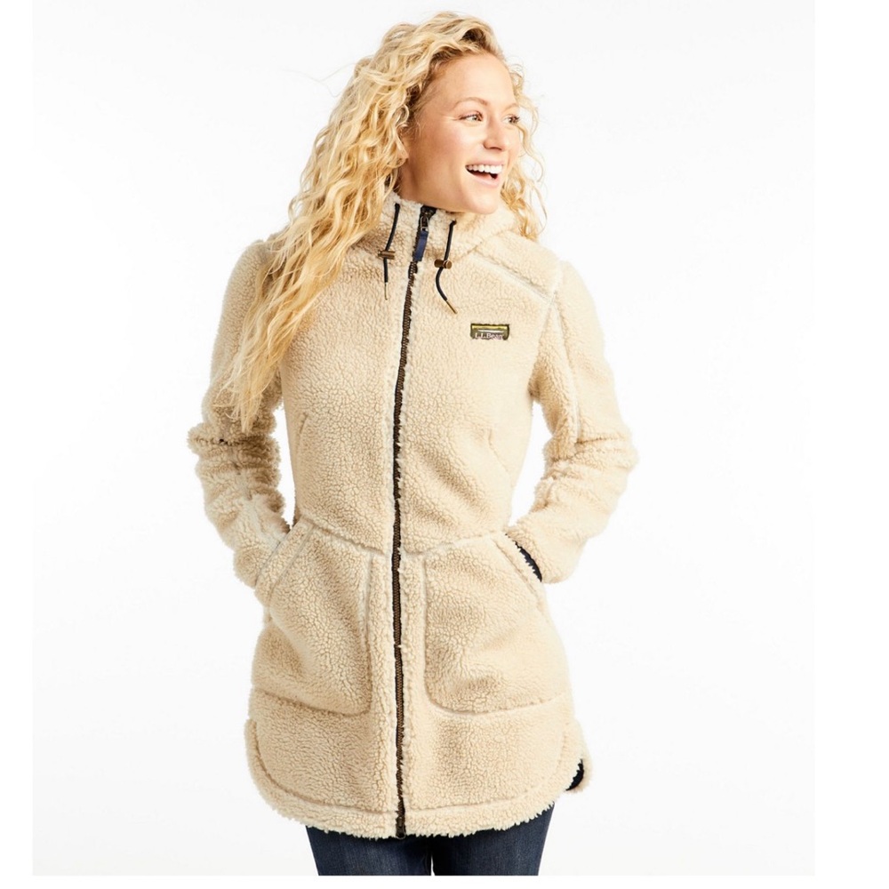 PATAGONIA - LIKE NEW - LARGE Women’s Mountain Pole Fleece Coat